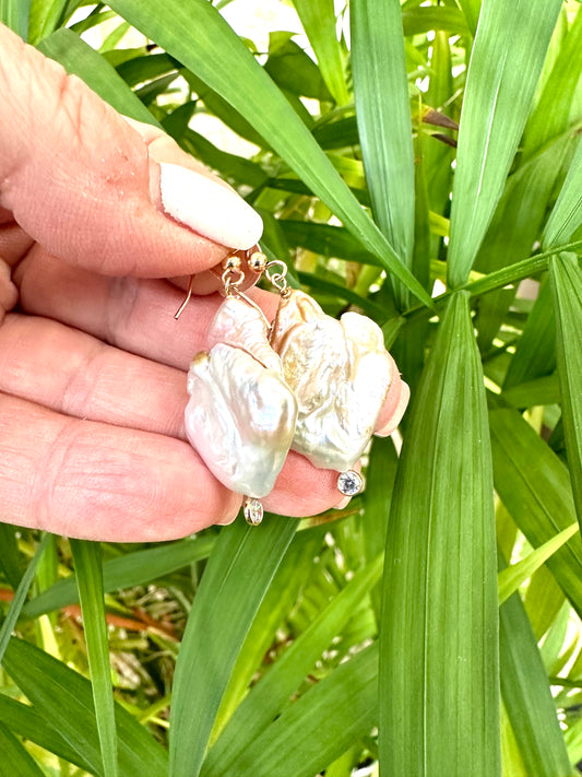 Boucles d'oreilles pendantes en perles en forme de diamant | Crochets 14 kGF | Zircone cubique transparente