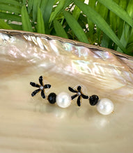 Load image into Gallery viewer, Edison White Pearls & Black Spinel Earrings