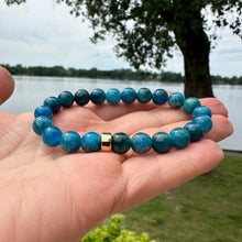 Carica l'immagine nel visualizzatore di Gallery, Neon Blue Apatite Stretchy Bracelet in 6mm, 14K GF