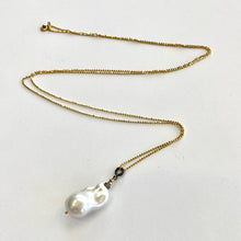 Carica l'immagine nel visualizzatore di Gallery, Single Baroque Pearl & Diamonds pendant Necklace
