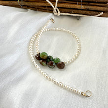 Carica l'immagine nel visualizzatore di Gallery, Double Wrap Pearl Bracelet & Green Chrysoprase, 14K GF