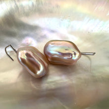Load image into Gallery viewer, Pinkish Purple Rectangle Oversized Pearl Drop Earrings, Silver