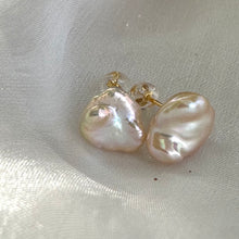 Load image into Gallery viewer, Champagne Keshi Pearl Stud Earrings, Gold