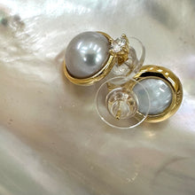 Load image into Gallery viewer, Silver Grey Mabe Edison Pearl Stud Earrings with Cz in Gold