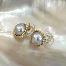 Load image into Gallery viewer, Silver Grey Mabe Edison Pearl Stud Earrings with Cz in Gold