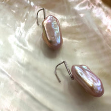 Load image into Gallery viewer, Pinkish Purple Rectangle Oversized Pearl Drop Earrings, Silver