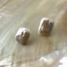Cargar imagen en el visor de la galería, White Rectangle Baroque Pearl Stud Earrings, Silver