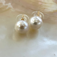 Load image into Gallery viewer, White Edison Pearl Stud Earrings in Gold