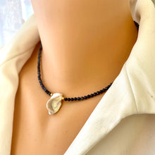 Carica l'immagine nel visualizzatore di Gallery, Sapphire & Single Keshi Pearl Choker Necklace