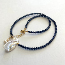 Carica l'immagine nel visualizzatore di Gallery, Sapphire & Single Keshi Pearl Choker Necklace