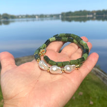 Load image into Gallery viewer, Green Canadian Jade & Pearls Necklace