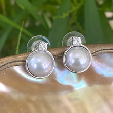 Load image into Gallery viewer, Silver Grey Mabe Edison Pearl Stud Earrings with Cz in Gold