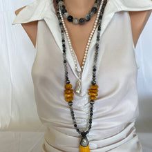 Carica l'immagine nel visualizzatore di Gallery, Rutilated Quartz and Yellow Copal Boho Style Tassel Necklace