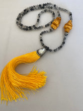 Carica l'immagine nel visualizzatore di Gallery, Rutilated Quartz and Yellow Copal Boho Style Tassel Necklace
