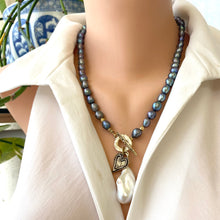 Carica l'immagine nel visualizzatore di Gallery, Black Pearl Toggle Necklace & White Baroque Pearl Pendant
