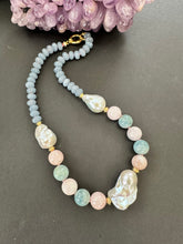 Lade das Bild in den Galerie-Viewer, Blue Jade Morganite Aquamarine Pearl Necklace showcasing baroque gems with pink silk and oceanic hues.