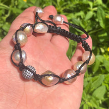 Carica l'immagine nel visualizzatore di Gallery, Pastel Baroque Pearl Braided Bracelet, Black Thread
