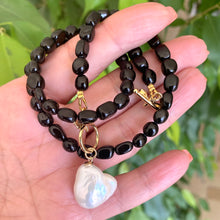 Carica l'immagine nel visualizzatore di Gallery, Black Tourmaline & Baroque Pearl Necklace, Honey Bees Clasp