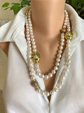 Lade das Bild in den Galerie-Viewer, White Pearl Necklace, 9–11mm, Gold Plated Focal Accent, Magnetic Clasp, 16"–18"
