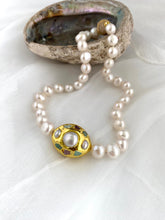 Lade das Bild in den Galerie-Viewer, White Pearl Necklace, 9–11mm, Gold Plated Focal Accent, Magnetic Clasp, 16"–18"