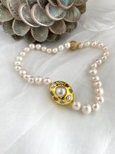 Lade das Bild in den Galerie-Viewer, White Pearl Necklace, 9–11mm, Gold Plated Focal Accent, Magnetic Clasp, 16"–18"