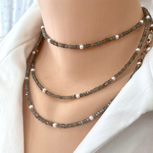 Carica l'immagine nel visualizzatore di Gallery, Labradorite and Freshwater Pearl Long Necklace