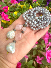 Carica l'immagine nel visualizzatore di Gallery, Pastel Pearl Lariat Necklace