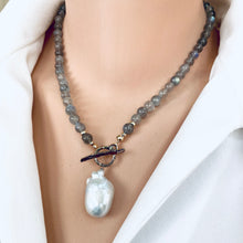 Carica l'immagine nel visualizzatore di Gallery, Labradorite & Baroque Pearl Pendant Necklace