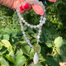 Carica l'immagine nel visualizzatore di Gallery, Labradorite & Baroque Pearl Pendant Necklace