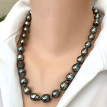 Carica l'immagine nel visualizzatore di Gallery, Tahitian Baroque Pearl Necklace Enhanced with Champagne Diamonds Pave Oxidized Silver Details, 16"inches