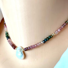 Carica l'immagine nel visualizzatore di Gallery, Tourmaline Choker Necklace with a Pearl