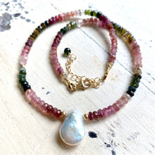Carica l'immagine nel visualizzatore di Gallery, Tourmaline Choker Necklace with a Pearl