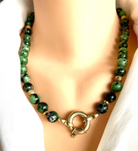Carica l'immagine nel visualizzatore di Gallery, Ruby Zoisite Necklace, Gold