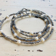 Carica l'immagine nel visualizzatore di Gallery, Labradorite & Pearl Long Necklace For Woman-40"