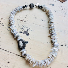 Carica l'immagine nel visualizzatore di Gallery, Freshwater Silver White Keshi Pearls Bridal Jewelry