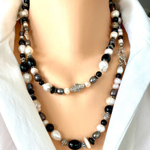 Carica l'immagine nel visualizzatore di Gallery, Elegant Black Onyx, Black & White Pearls Long Necklace