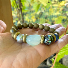 Load image into Gallery viewer, Green Quartz Bracelet, Druzy Agate Abalone Sea Glass Stretch Bracelet