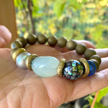 Load image into Gallery viewer, Green Quartz Bracelet, Druzy Agate Abalone Sea Glass Stretch Bracelet