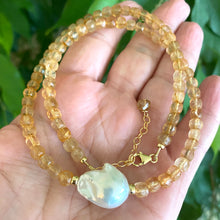 Carica l'immagine nel visualizzatore di Gallery, Deep Yellow Citrine Choker Necklace with White Baroque Pearl