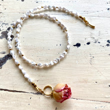Carica l'immagine nel visualizzatore di Gallery, Real Pink Rosebud &  Pearl Necklace