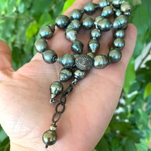 Carica l'immagine nel visualizzatore di Gallery, Tahitian Baroque Pearl Necklace Enhanced with Champagne Diamonds Pave Oxidized Silver Details, 16"inches