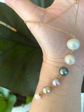 Carica l'immagine nel visualizzatore di Gallery, Solid Gold 18k chain Pearl Cascade Pendant