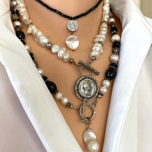 Carica l'immagine nel visualizzatore di Gallery, Black Onyx, Black & White Pearls Toggle Necklace