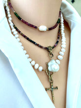 Carica l'immagine nel visualizzatore di Gallery, Tourmaline & Baroque Pearl Pendant Necklace