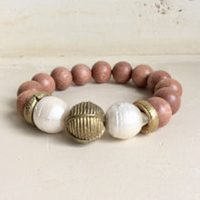 Carica l'immagine nel visualizzatore di Gallery, Rosewood & Baroque pearls Bracelet A l’Africaine