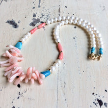 Carica l'immagine nel visualizzatore di Gallery, Pink Coral, pearls & Turquoise Necklace 14k GF