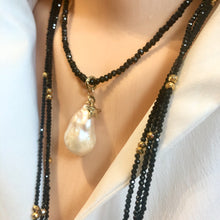 Carica l'immagine nel visualizzatore di Gallery, Genuine Baroque Pearl Necklace, Black Spinel Necklace,Tiny Star Charm