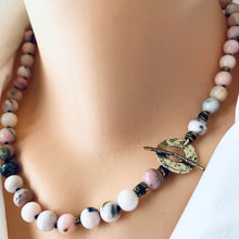 Carica l'immagine nel visualizzatore di Gallery, Pink Opal & Hematite Toggle Necklace