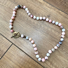 Carica l'immagine nel visualizzatore di Gallery, Pink Opal & Hematite Toggle Necklace