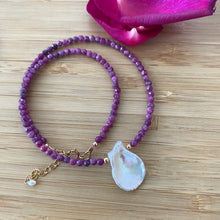 Carica l'immagine nel visualizzatore di Gallery, Ruby & Single Keshi Pearl Choker Necklace